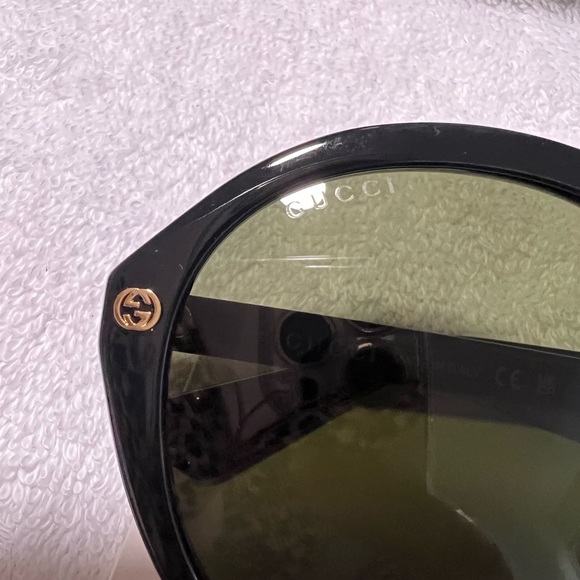 NEW GUCCI SUNGLASSES - Picture 3 of 11